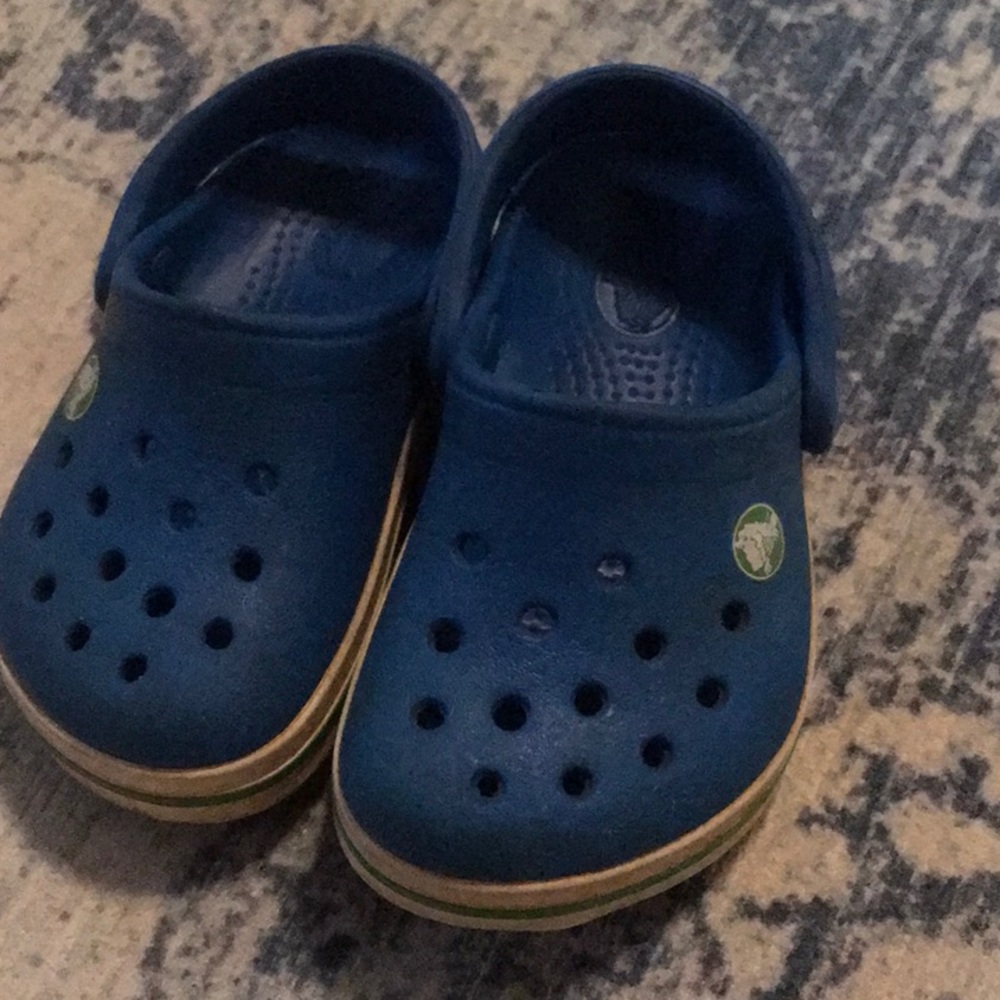 Toddler 4-5 blue clog Crocs